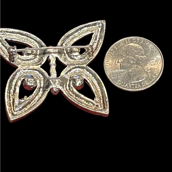 Vintage enamel butterfly with rhinestones brooch - Picture 4 of 4